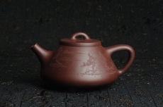 紫砂壶图片:油润底曹青 全手工精品老子冶石瓢 骨肉匀挺 清茗堂助工文气装饰山水 - 全手工紫砂壶网