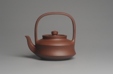 紫砂壶图片:进步明显 扛鼎之作 全美品 难度大刹凹单片折肩拍打成型全手工提壁壶 且玩且珍惜 - 全手工紫砂壶网