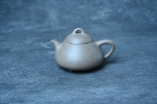 紫砂壶图片:美壶特惠 特好松花段泥精工乳瓢茶壶 茶人醉爱 - 全手工紫砂壶网