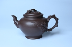紫砂壶图片:潜力股赵老师 老紫泥全手工松鼠葡萄壶 茶人醉爱 - 全手工紫砂壶网
