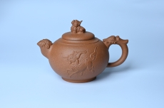 紫砂壶图片:美壶特惠 精致降坡泥祥瑞壶 茶人醉爱 - 全手工紫砂壶网