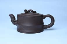 紫砂壶图片：美壶特惠 精致老紫泥可心竹段壶 茶人醉爱 - 全手工紫砂壶网