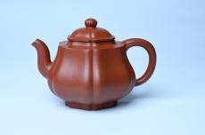 紫砂壶图片:美壶特惠 老朱泥高菱壶 茶人醉爱 - 全手工紫砂壶网