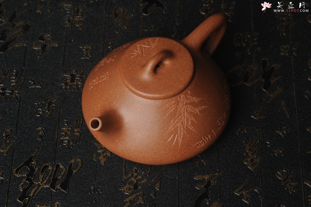 紫砂壶图片：润五彩段泥 全手工薄胎子冶石瓢 有君子风无俗人气 助工俞霞精心摹古刻绘雅竹 - 全手工紫砂壶网