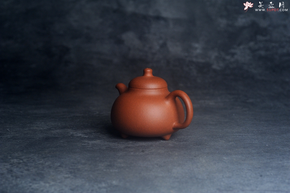 紫砂壶图片：美壶特惠 优质红降坡泥乳鼎壶 茶人醉爱 - 全手工紫砂壶网