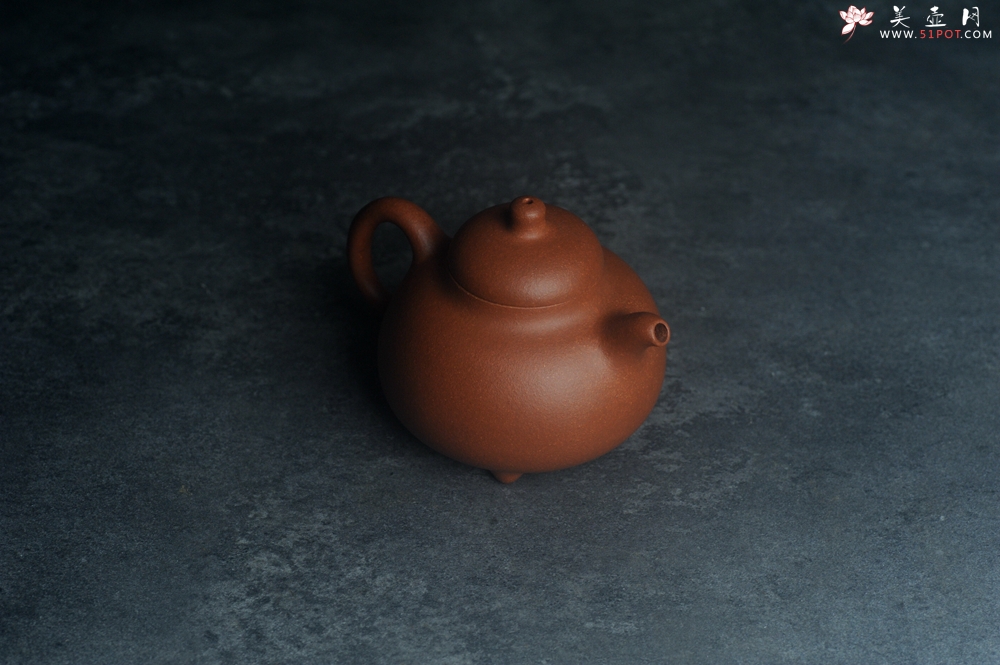 紫砂壶图片：美壶特惠 优质红降坡泥乳鼎壶 茶人醉爱 - 全手工紫砂壶网