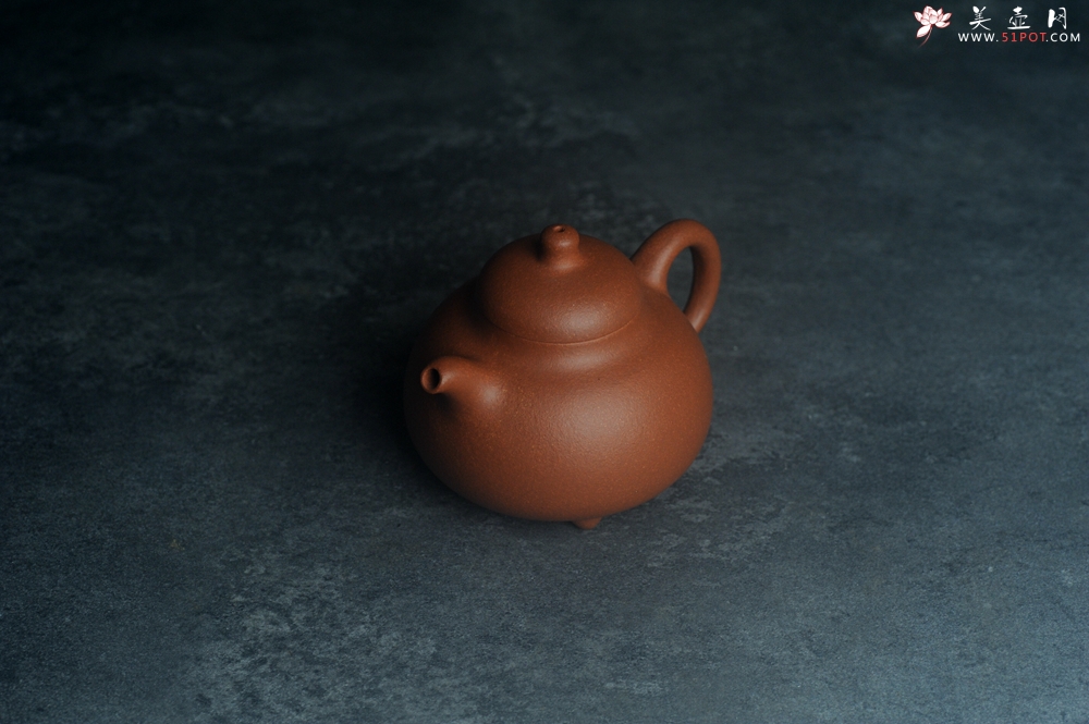 紫砂壶图片：美壶特惠 优质红降坡泥乳鼎壶 茶人醉爱 - 全手工紫砂壶网
