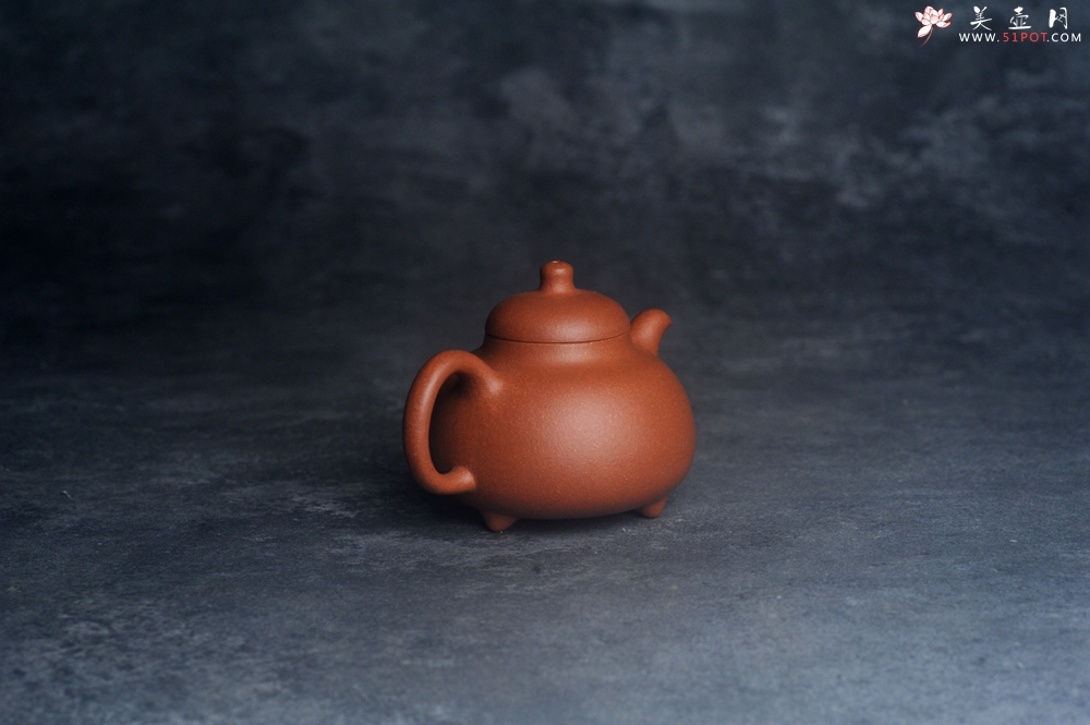 紫砂壶图片：美壶特惠 优质红降坡泥乳鼎壶 茶人醉爱 - 全手工紫砂壶网