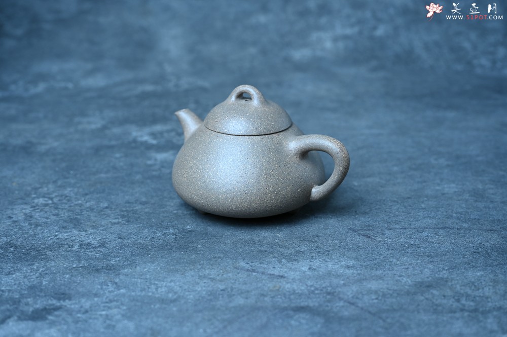 紫砂壶图片：美壶特惠 特好松花段泥精工乳瓢茶壶 茶人醉爱 - 全手工紫砂壶网