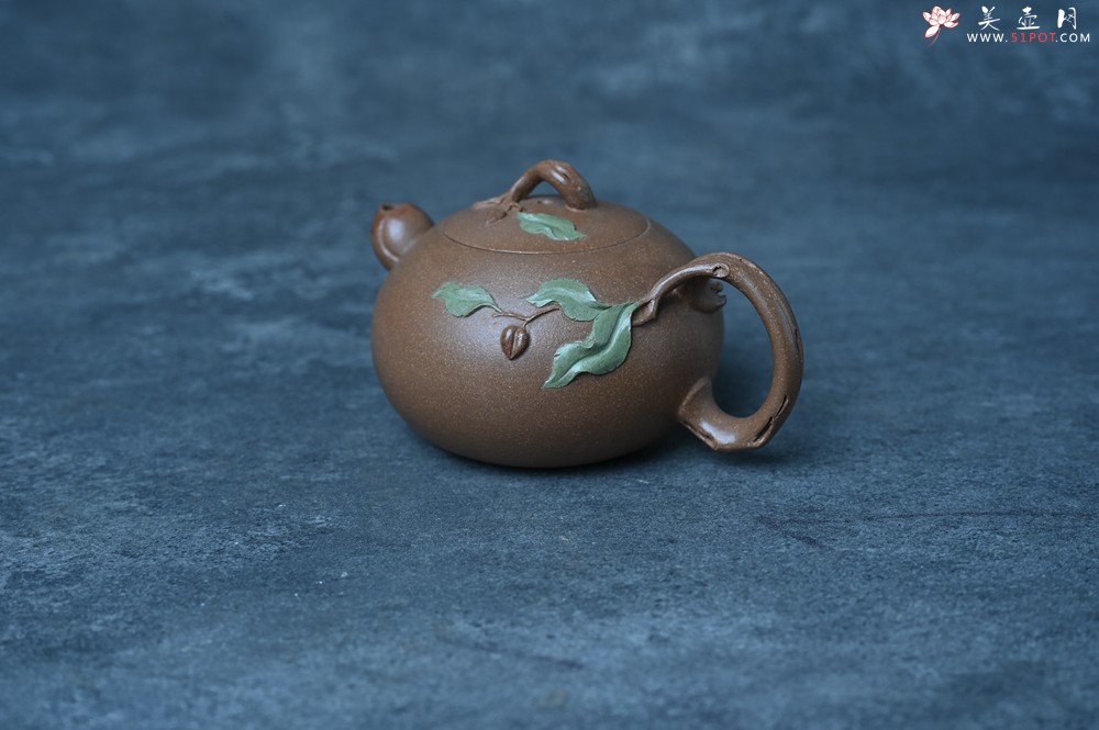 紫砂壶图片：美壶特惠 潜力股董静老师精品老段泥双色寿桃壶 茶人醉爱 - 全手工紫砂壶网