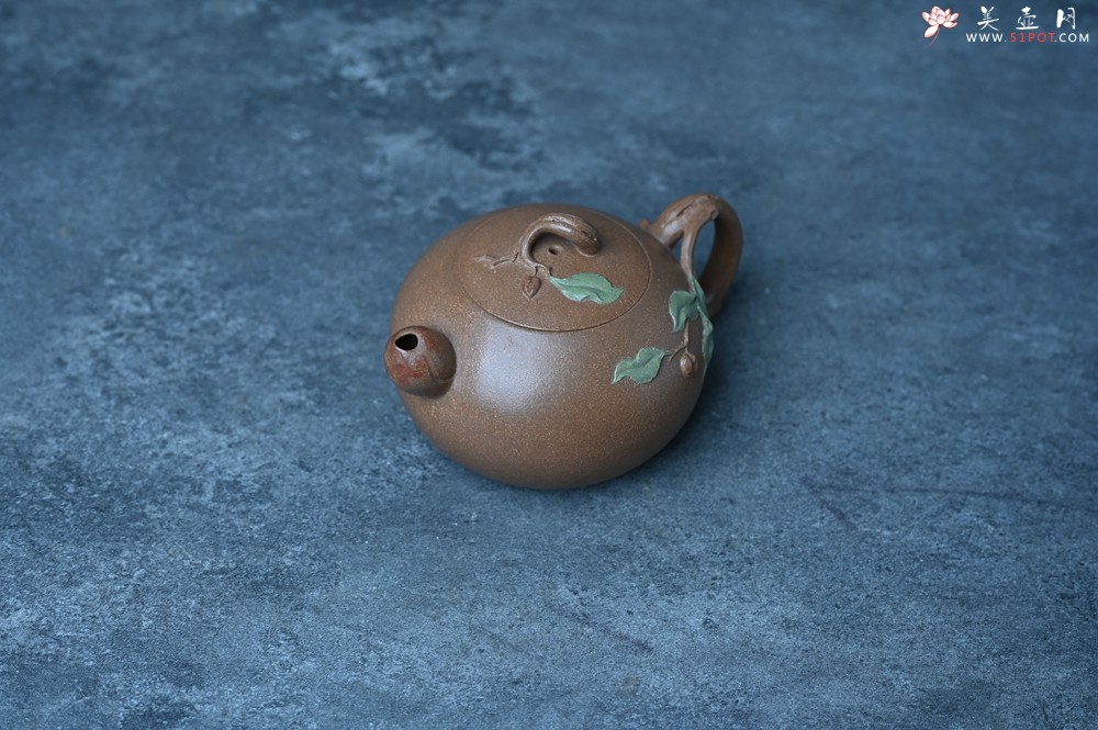 紫砂壶图片：美壶特惠 潜力股董静老师精品老段泥双色寿桃壶 茶人醉爱 - 全手工紫砂壶网