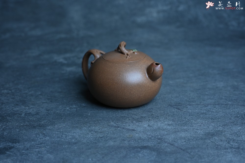 紫砂壶图片：美壶特惠 潜力股董静老师精品老段泥双色寿桃壶 茶人醉爱 - 全手工紫砂壶网