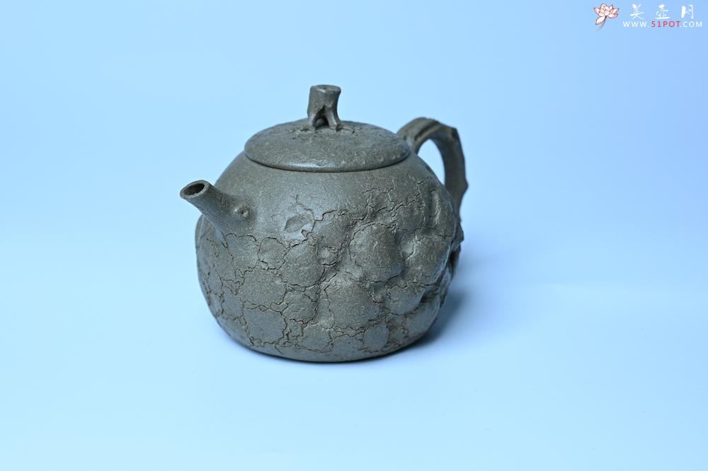 紫砂壶图片：美壶特惠 特好老青段泥云松供春壶 茶人醉爱 - 全手工紫砂壶网