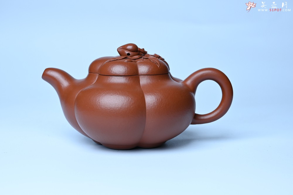 紫砂壶图片：美壶特惠 精品大红袍朱泥上合桃 茶人醉爱 - 全手工紫砂壶网