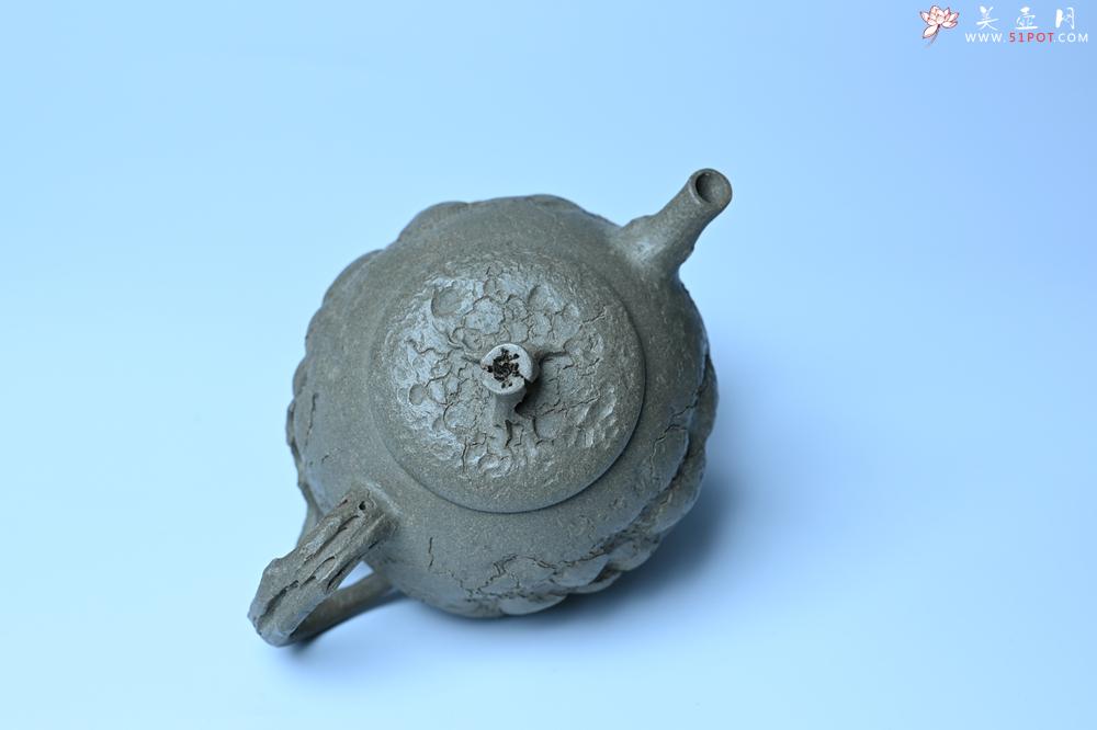 紫砂壶图片：美壶特惠 特好老青段泥云松供春壶 茶人醉爱 - 全手工紫砂壶网